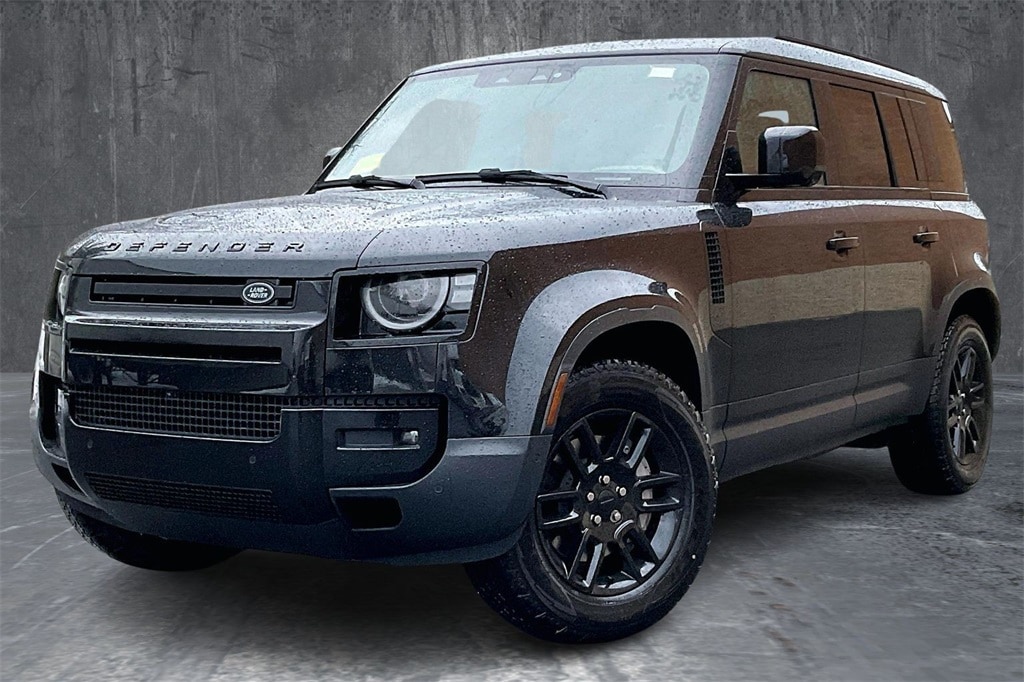 2026 Land Rover Defender S's photo