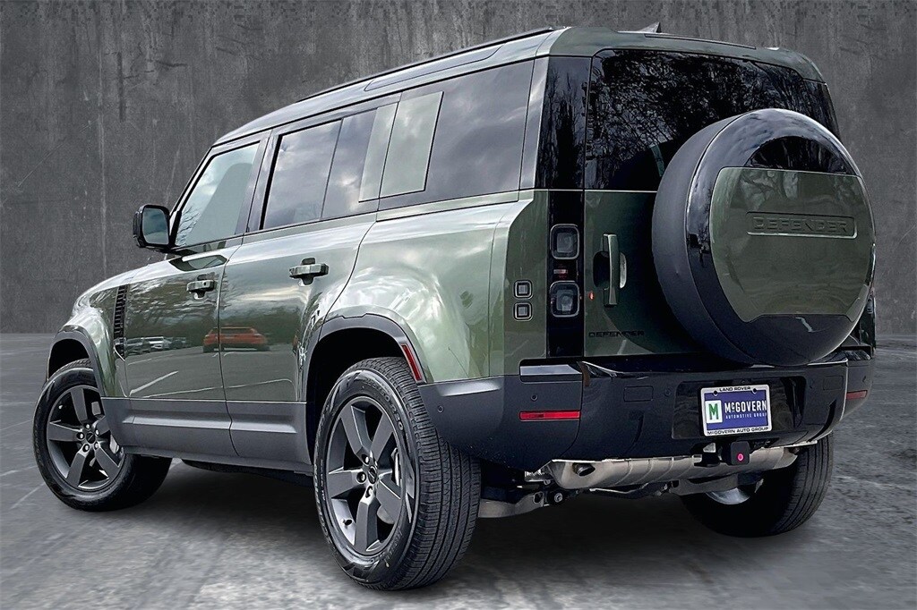 2026 Land Rover Defender 110 S photo 3
