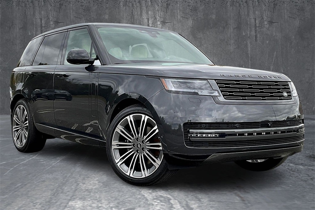New 2025 Land Rover Range Rover SE 400PS SUV