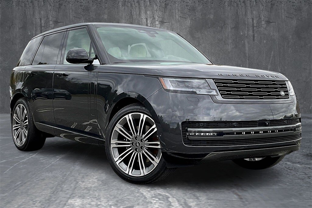 2025 Land Rover Range Rover SE photo 2