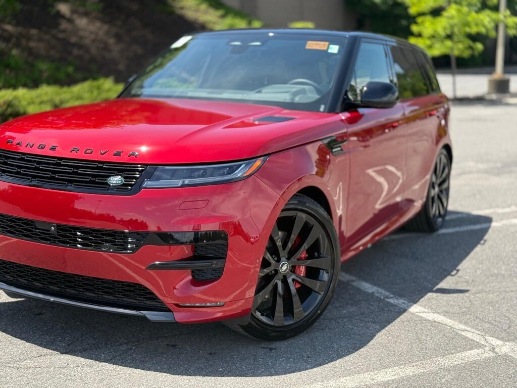 2025 Land Rover Range Rover Sport photo 2