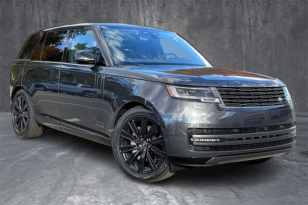 New 2025 Land Rover Range Rover SE SUV