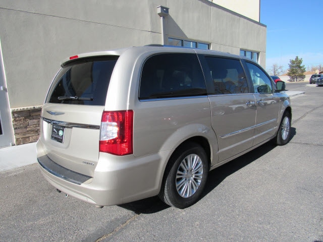 Used 2015 Chrysler Town & Country Limited Platinum with VIN 2C4RC1GG4FR578883 for sale in Houston, TX