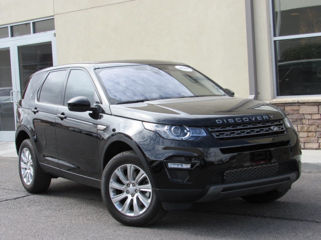 2017 Land Rover Discovery Sport SE's photo
