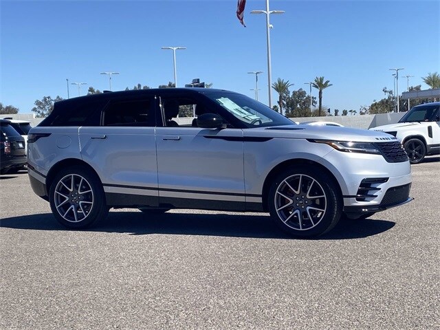 2025 Land Rover Range Rover Velar SE photo 4