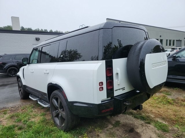 2023 Land Rover Defender 130 X-Dynamic SE photo 2