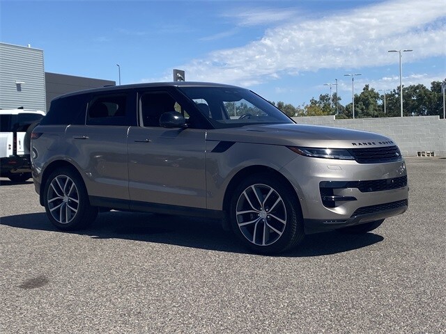 2023 Land Rover Range Rover Sport SE photo 4