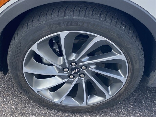 2020 Lincoln Nautilus Reserve photo 4