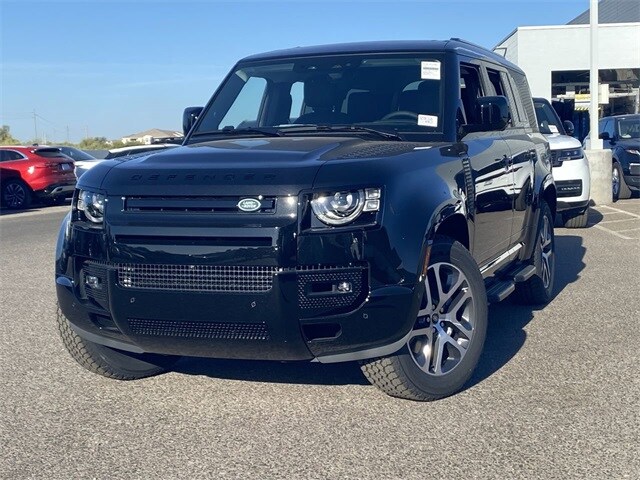 2025 Land Rover Defender 130 X-Dynamic SE photo 3