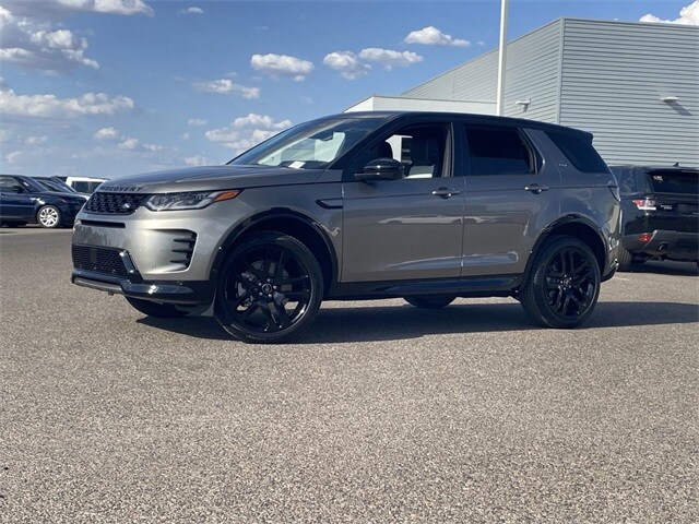 2025 Land Rover Discovery Sport Dynamic SE photo 2