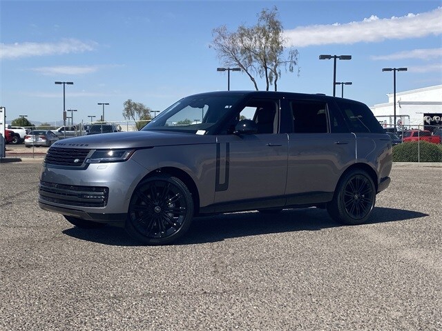 2025 Land Rover Range Rover SE photo 2