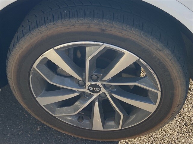 2023 Audi Q5 45 S line Premium photo 2