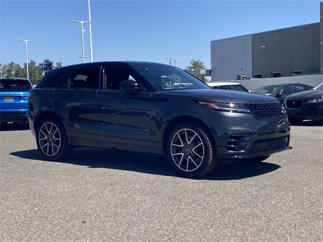 2026 Land Rover Range Rover Velar SE photo 4