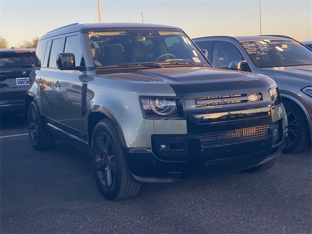 2024 Land Rover Defender 110 photo 2