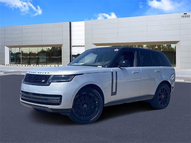 2025 Land Rover Range Rover SE's photo