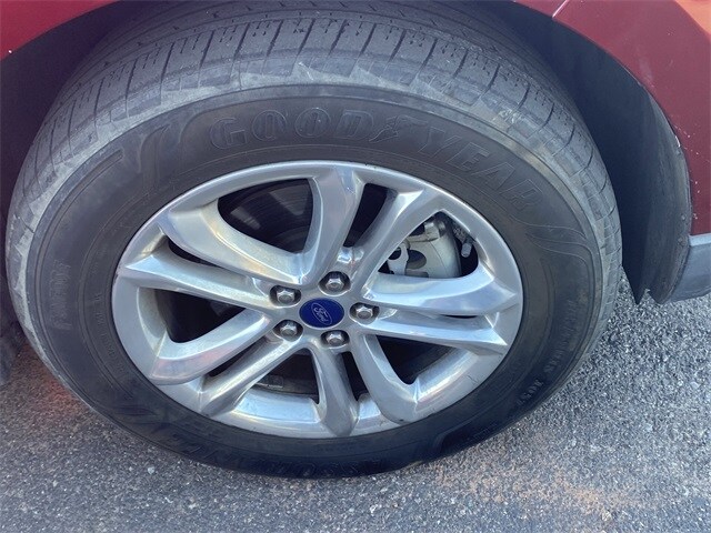 2016 Ford Edge SEL photo 4