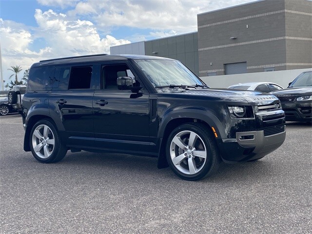 2023 Land Rover Defender 110 X-Dynamic SE photo 4