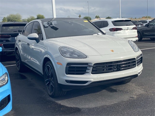 2022 Porsche Cayenne Coupe S photo 2