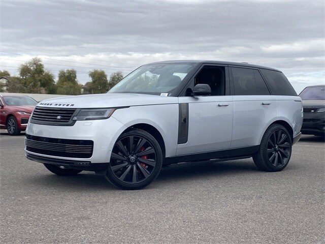 2025 Land Rover Range Rover SV photo 2