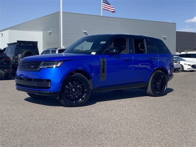 2025 Land Rover Range Rover SV photo 2