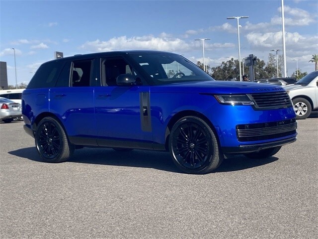 2025 Land Rover Range Rover SV photo 4