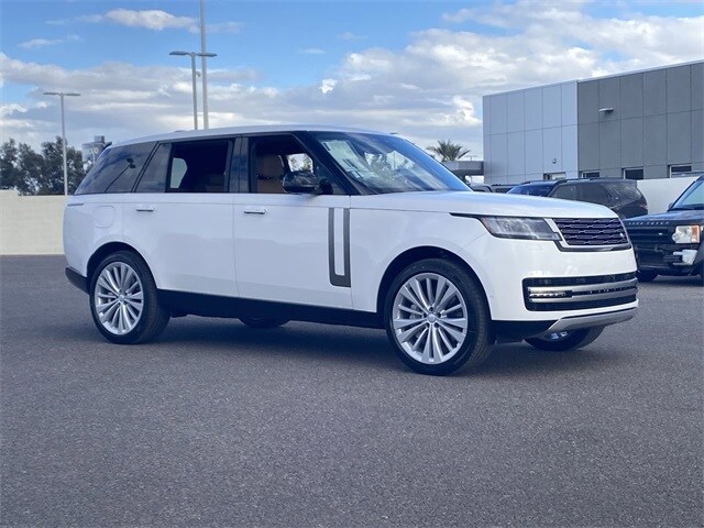 2025 Land Rover Range Rover SE photo 4