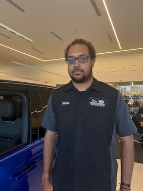 Staff member Ezekiel Williams from ID_8d6066996ab4