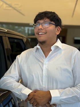 Staff member Juan Jimenez from ID_8d6066996ab4