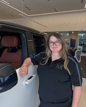 Staff member Katerina Ross from ID_8d6066996ab4