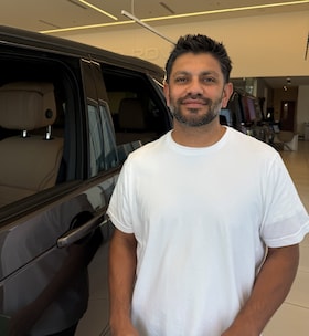 Staff member George Ochoa from ID_8d6066996ab4