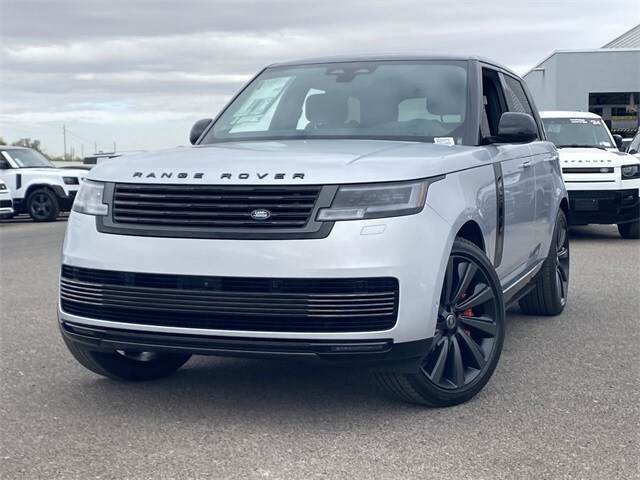 2025 Land Rover Range Rover SV photo 3