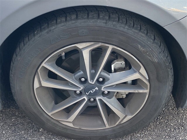 2023 Kia Forte LXS photo 4