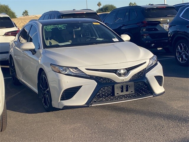 2019 Toyota Camry XSE photo 3
