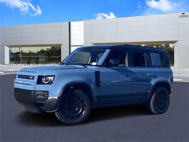 2026 Land Rover Defender S's photo