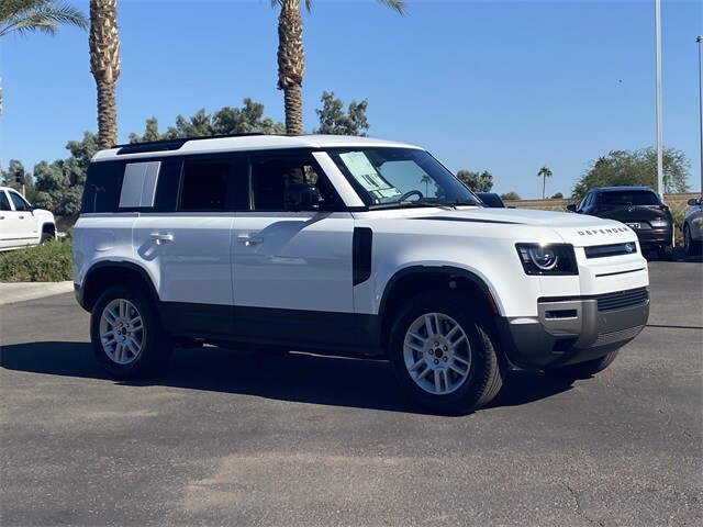 2026 Land Rover Defender 110 S photo 4