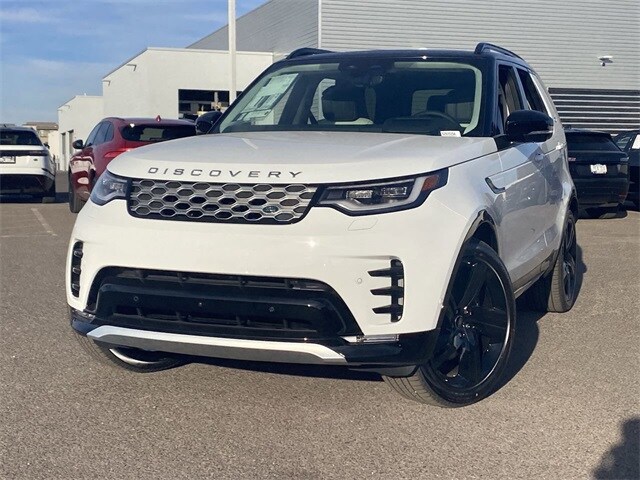 2025 Land Rover Discovery Metropolitan Edition photo 3