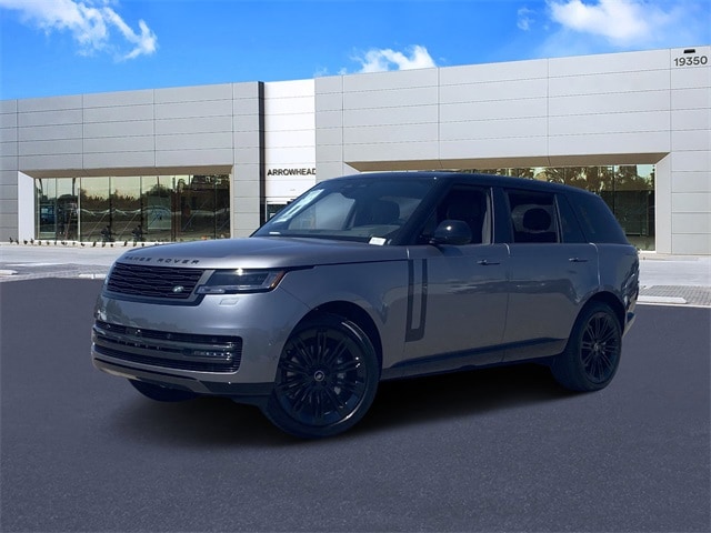 2025 Land Rover Range Rover SE's photo