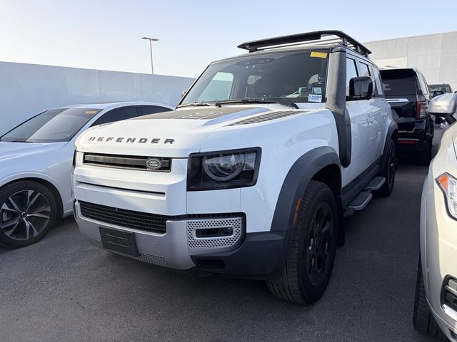 2023 Land Rover Defender SE's photo