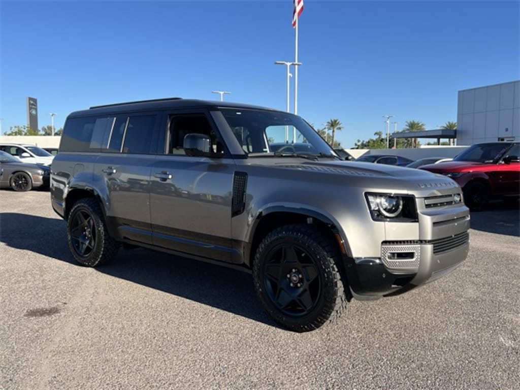 New 2025 Land Rover Defender 130 X-Dynamic SE SUV
