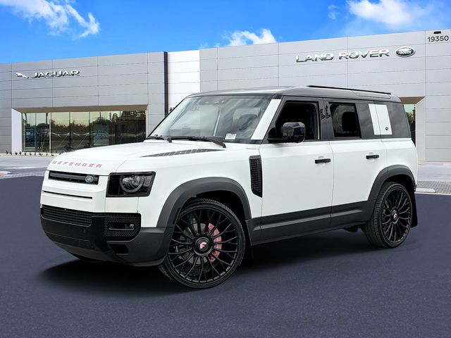 2023 Land Rover Defender SE's photo