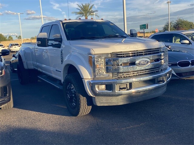 2017 Ford F-450 Lariat photo 2