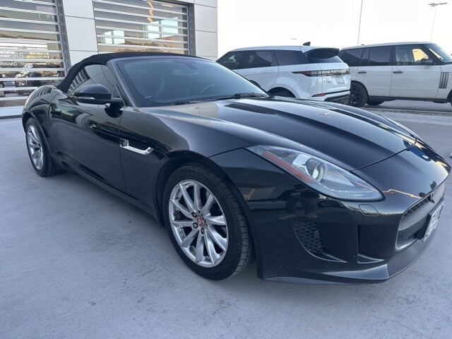 2017 Jaguar F-TYPE Premium photo 4