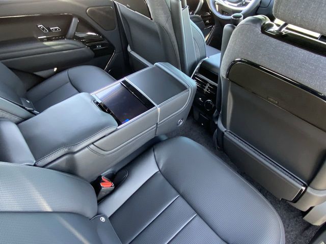 2025 Land Rover Range Rover SV - Photo 13