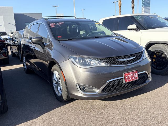 2017 Chrysler Pacifica Touring Plus's photo