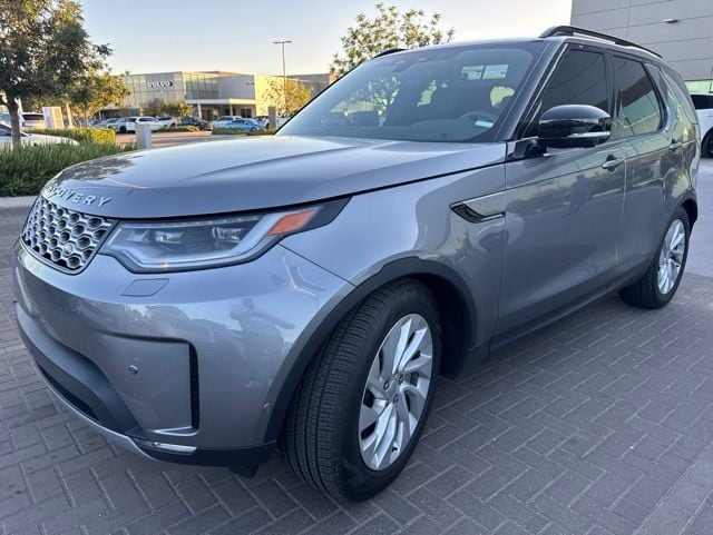 2025 Land Rover Discovery P300 S's photo