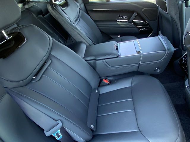 2025 Land Rover Range Rover SV - Photo 12