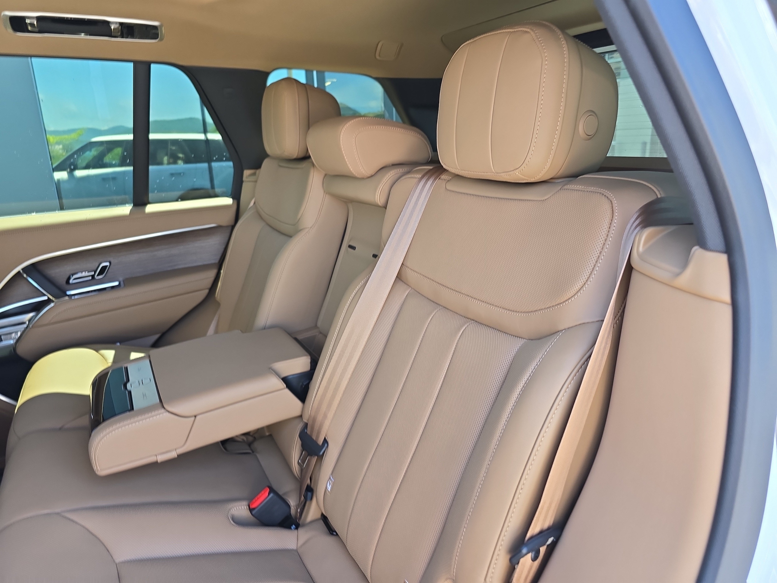 2026 Land Rover Range Rover SE - Photo 14