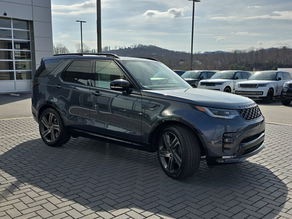 New 2026 Land Rover Discovery Dynamic SE SUV