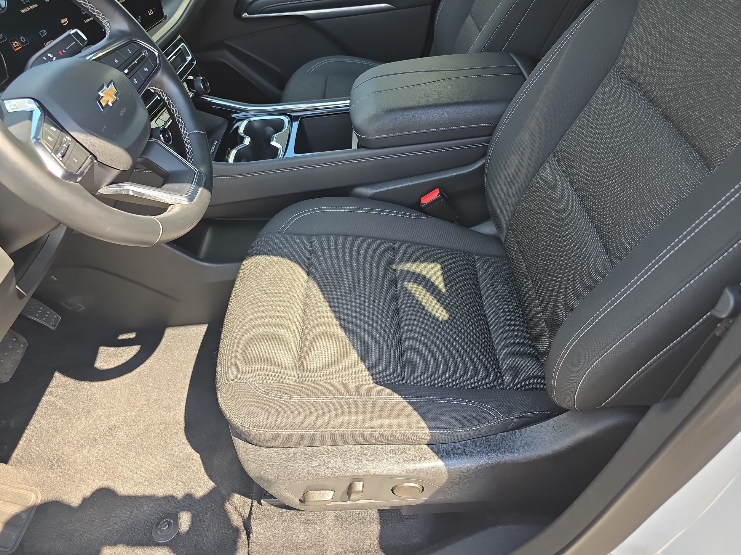 2025 Chevrolet Traverse LT - Photo 21