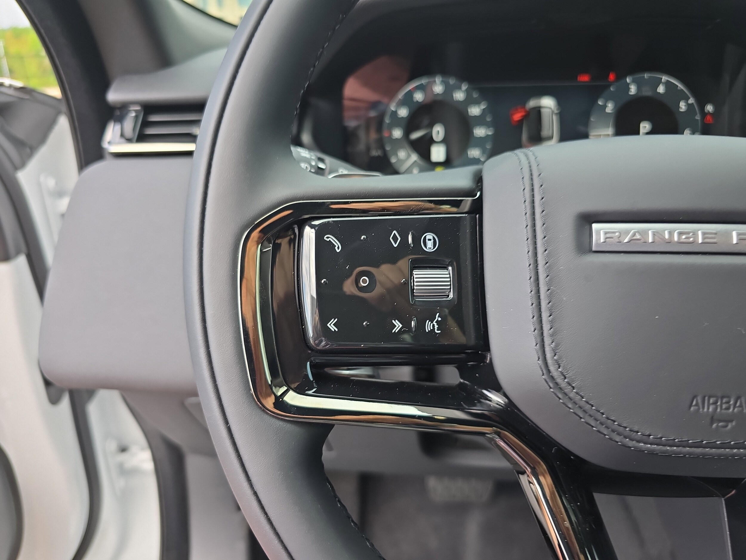 2026 Land Rover Range Rover Velar S - Photo 34